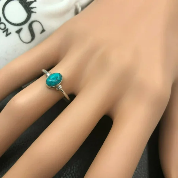 Gorgeous Oval Turquoise Ring - Image 2