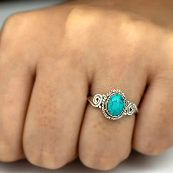 925 Sterling Silver Ladies Oval Cut Turquoise Ring - Image 2