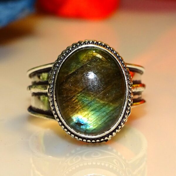 Labradorite Gemstone