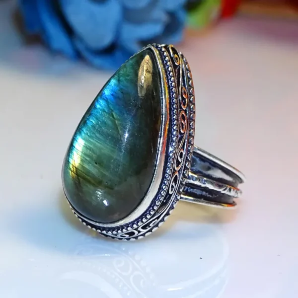 Labradorite Gemstone