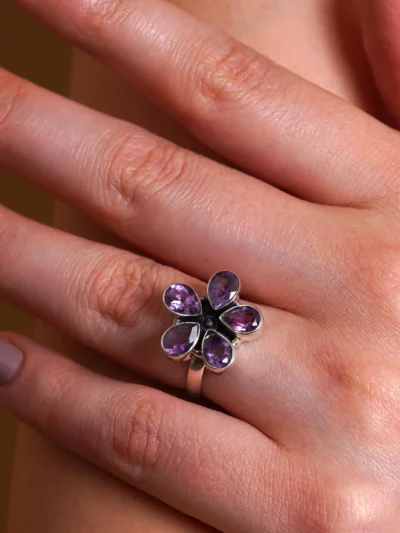 Elegant Amethyst Flower Ring